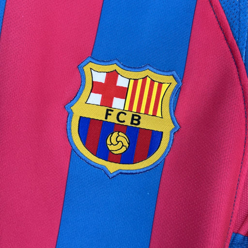 Camisa Retrô Legend - Barcelona 06/07 - Ronaldinho 10