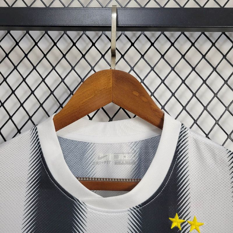 Camisa Retrô Legend - Juventus 2011/12 - Pirlo 21
