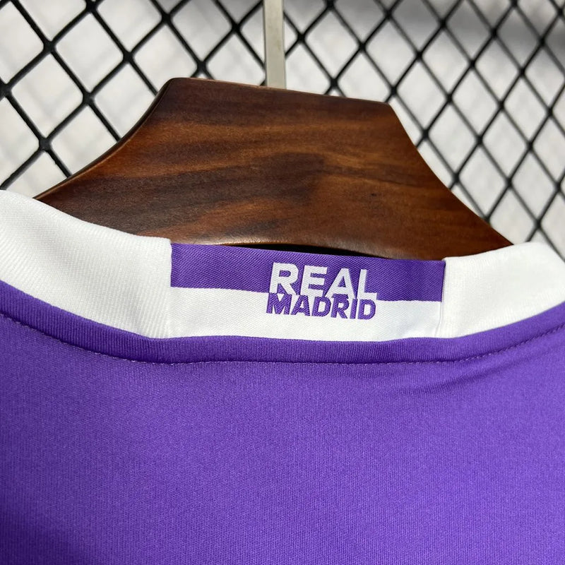 Camisa Retrô Real Madrid 16/17